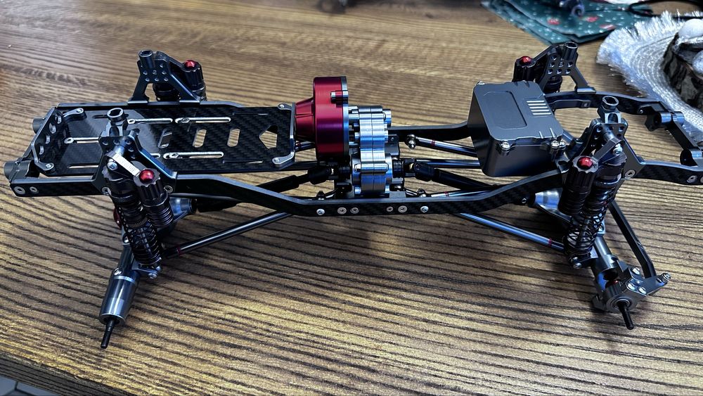 Podwozie SCX10 crawler 313mm CNC , bedlock .