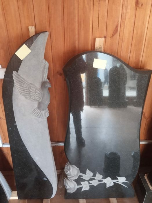 Пам'ятники, граніт, Полтава.