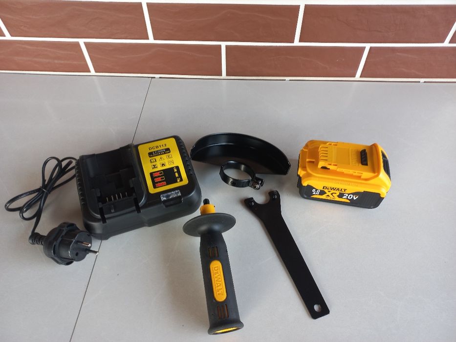 Продам болгарку Dewalt DCN 406