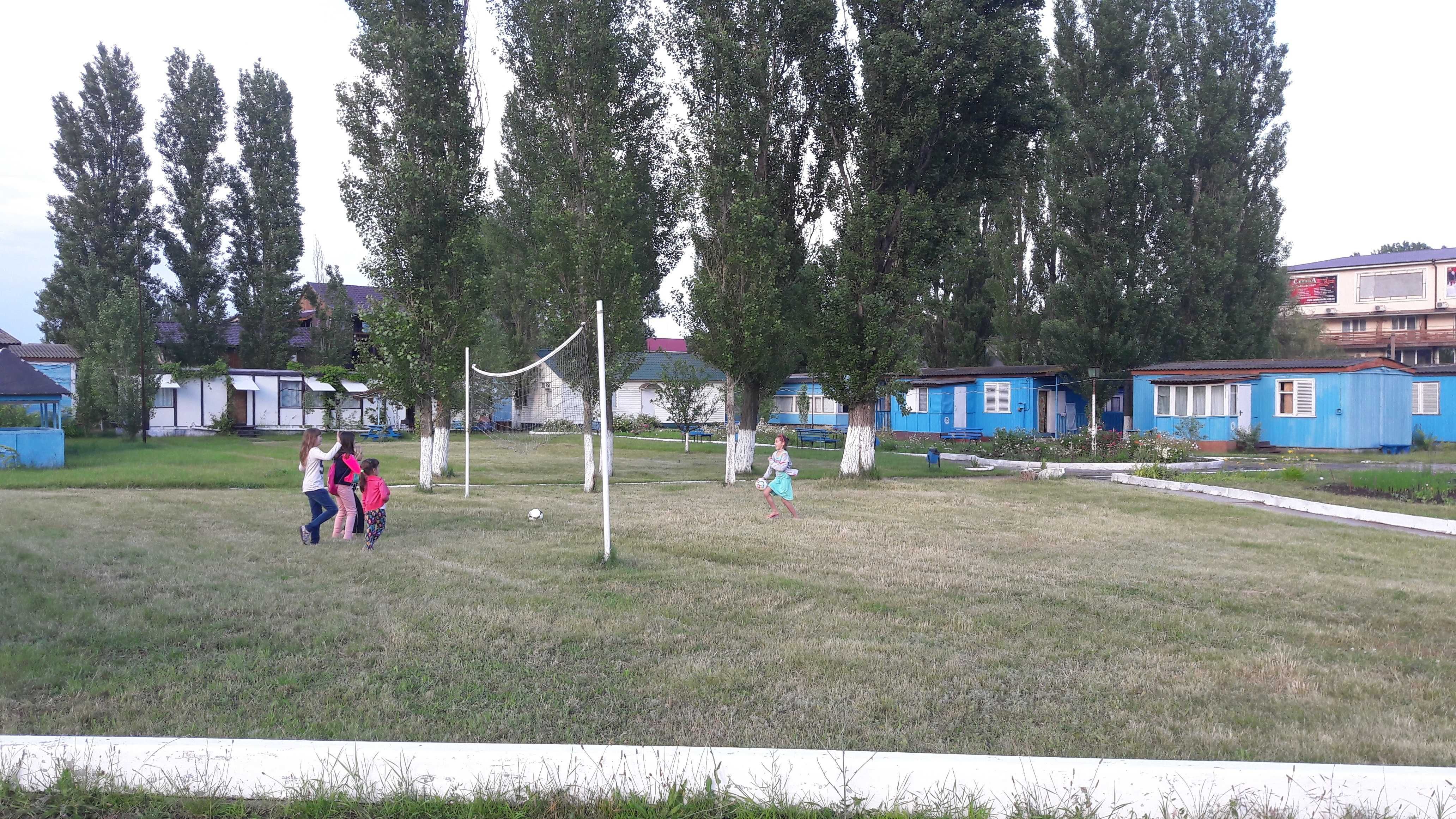 Відпочинок в Кароліно -Бугаз ! Номери   з усіма зручностями.
