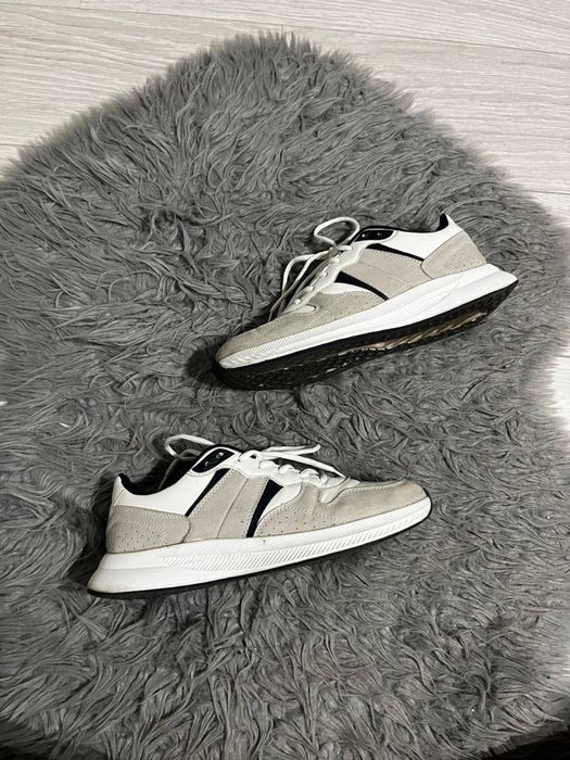 Кросівки Reserved