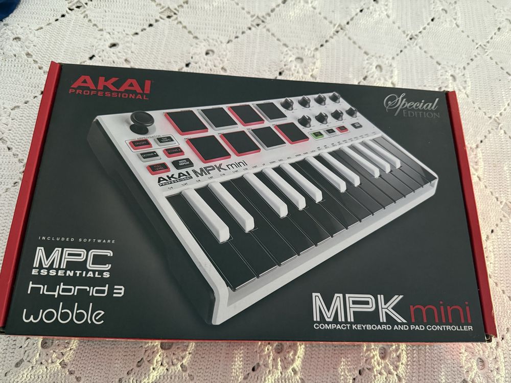AKAI Professional MPK Mini MK3 White
