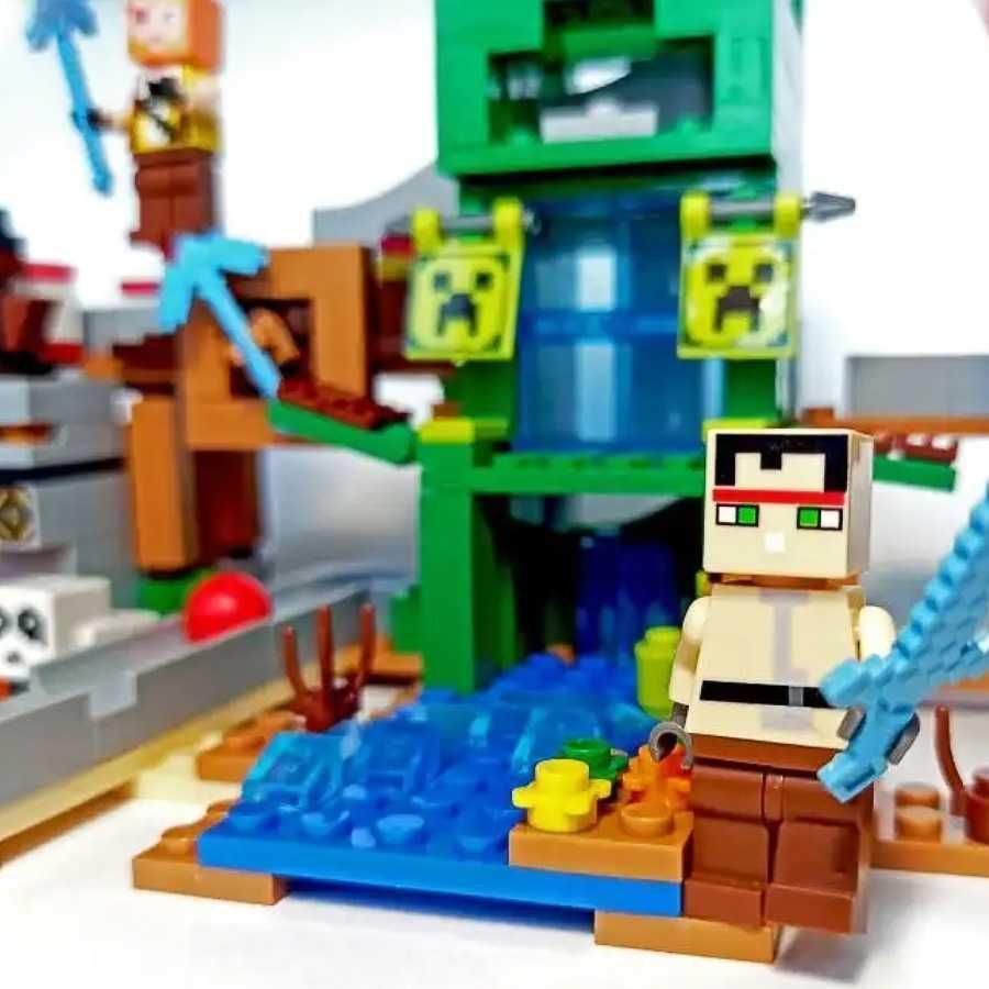 Lego MINECRAFT, Лего Майнкрафт Шахта Крипера, 451 деталь, Свет. блоки