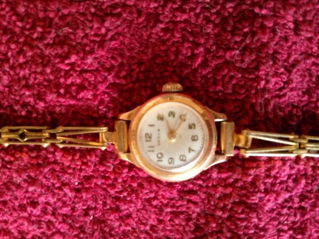 Позолоченные женские часы Чайка СССР,с позолоченным браслетом.