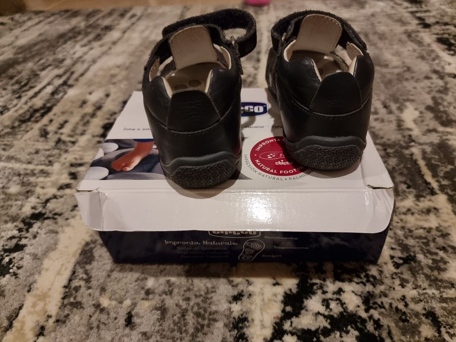 Sandálias Chicco em bom estado