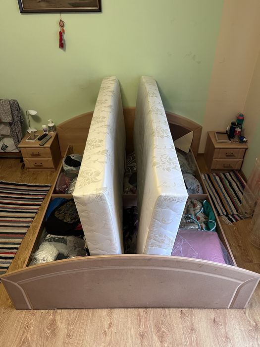 Двоспальне ліжко