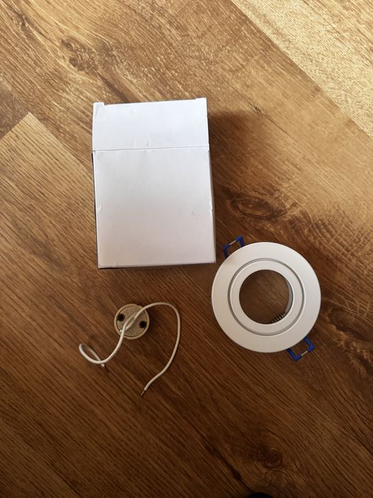 Oprawa sufitowa do żarówki LED / halogenowej – biała, okrągła