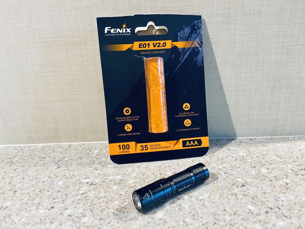 Mini latarka brelok Fenix E1 v2 bateria AAA 100lumen