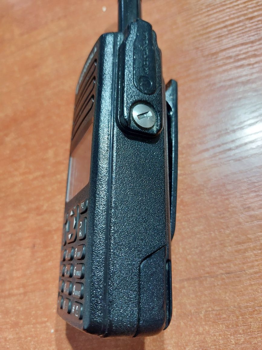 DMR MOTOROLA  DP-4800E UHF 403-527 Mhz