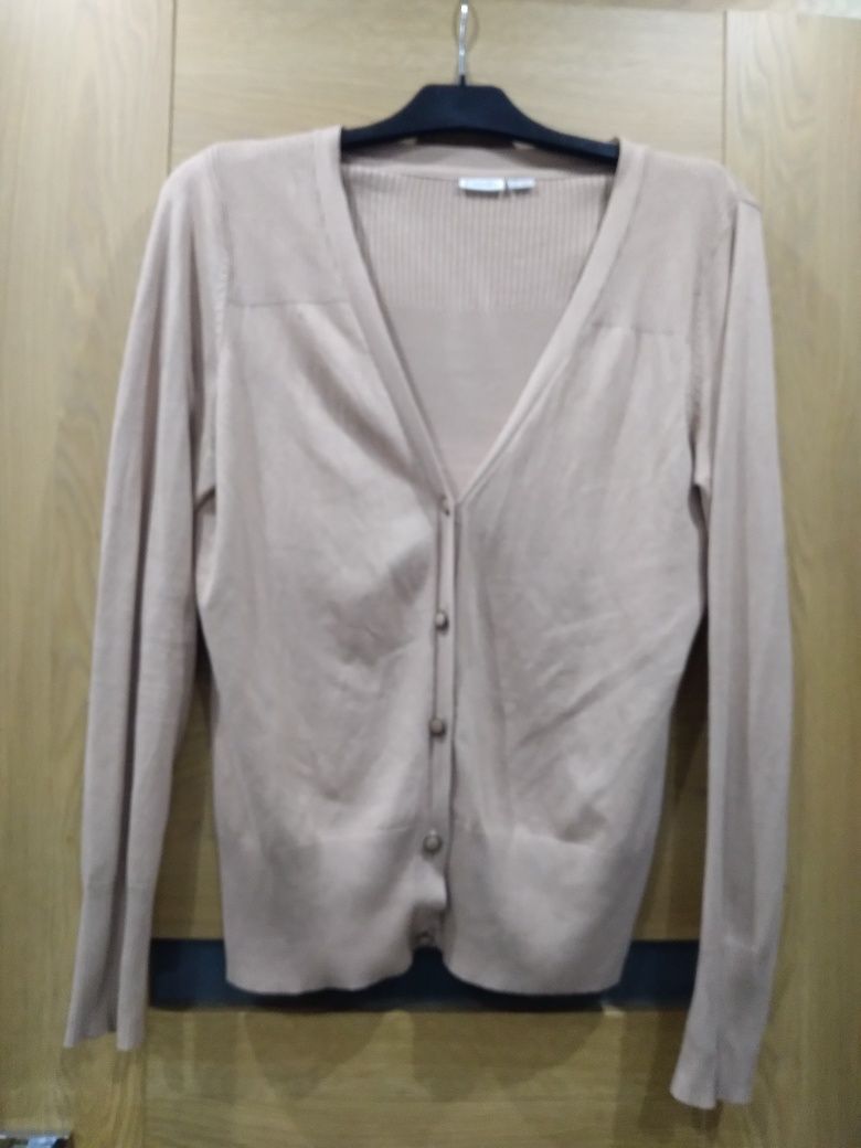 Modny zapinany sweterek rozmiar L/2XL