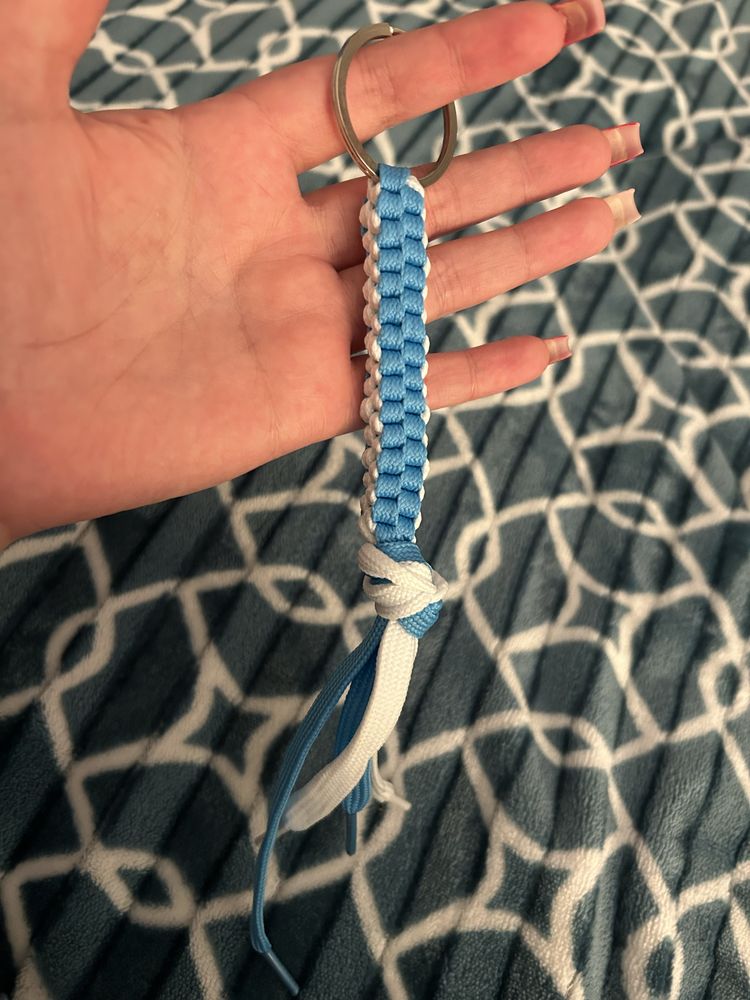 Porta chaves branco e azul