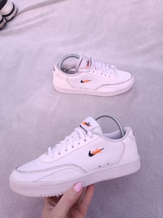 Женские кроссовки Nike кожа р38