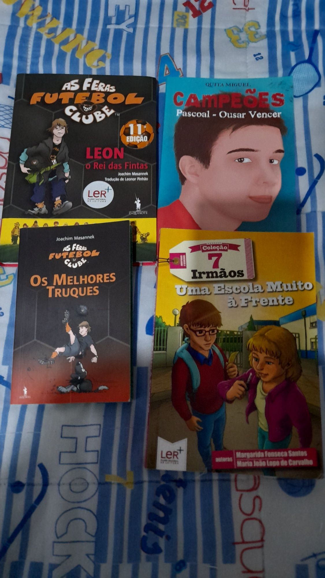 Livros de Contos Natal  e aventuras  3 e 5  eur