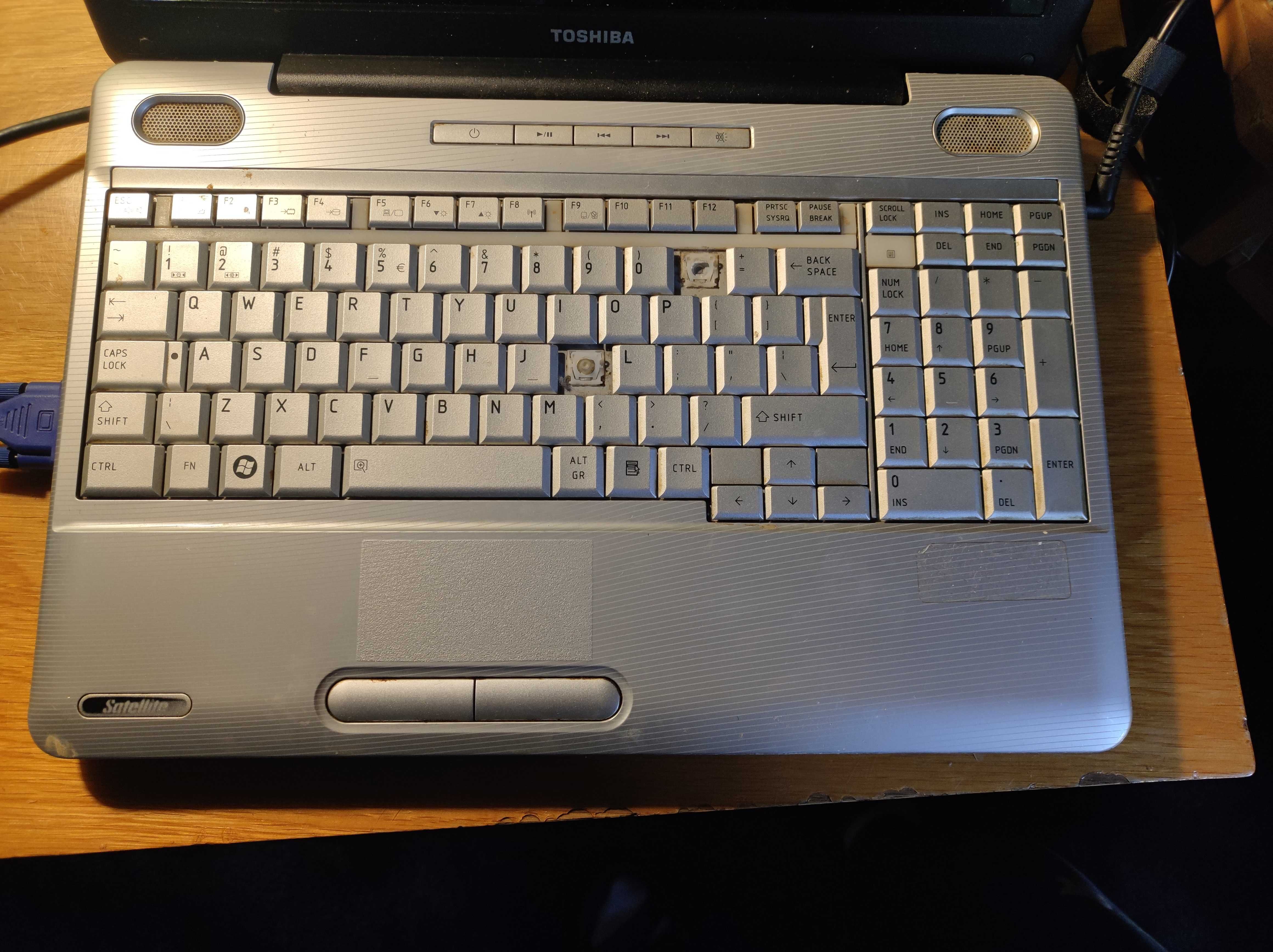 Toshiba Satellite 15.6" L500-210 + ładowarka (USZKODZONY)