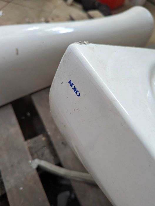 Umywalka z postumentem Koło