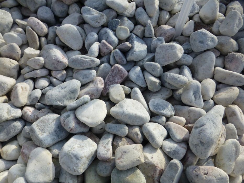 śnieżnobiałe białe i pastelowe KAMIENIE OGRODOWE b. duży wybór