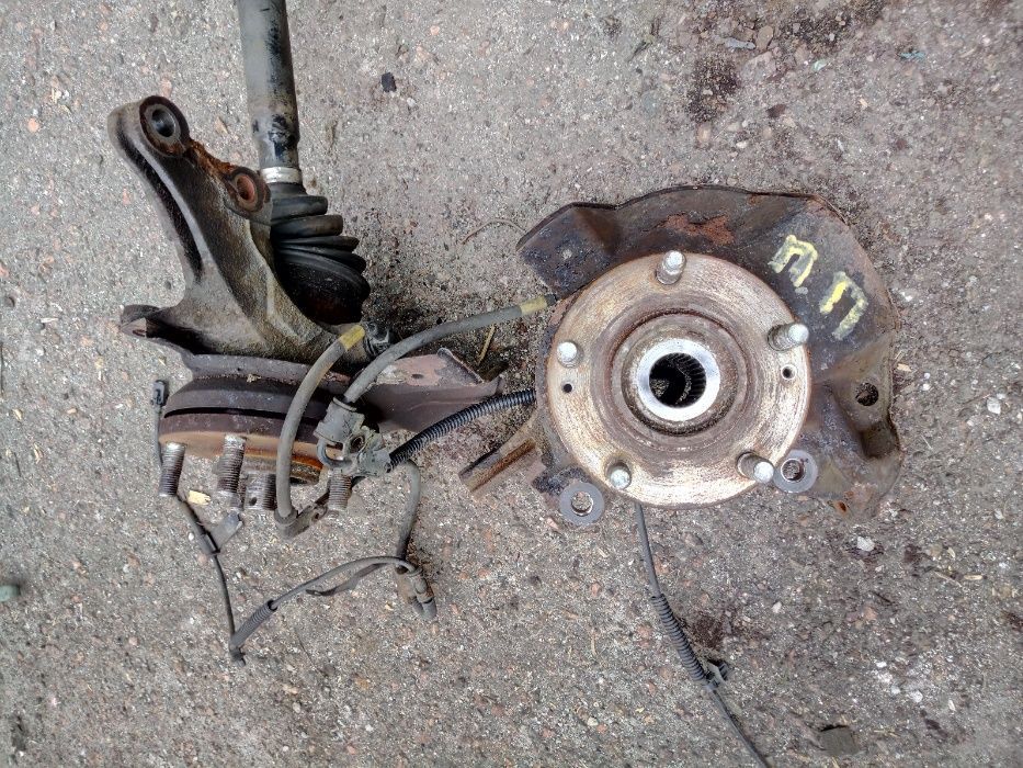 Kia Carens, Киа Цапфа поворотный кулак передний задний, ступица