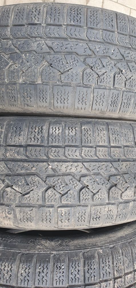 235/65R17 Kumno б/у