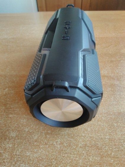 Głośnik bluetooth przenośny z radiem