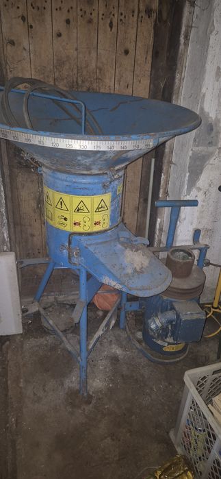 Sprzedam śrutownik bąk do mielenia zboża wraz z silnikiem