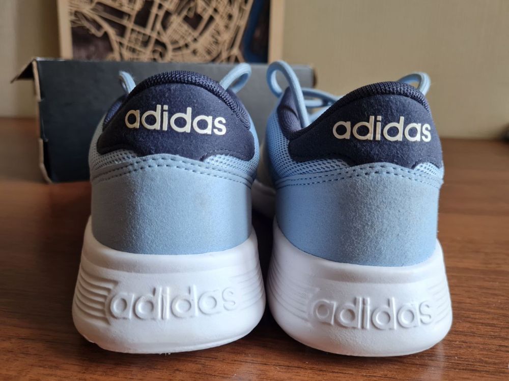 кросівки Adidas