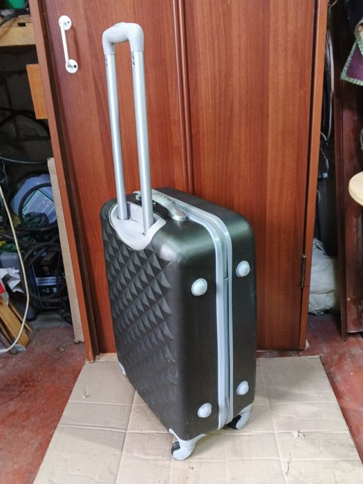 Чемодан на колесах