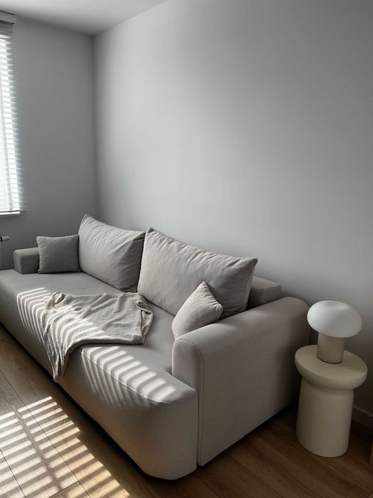 Kanapa rozkładana trzyosobowa sofa Ovo z pojemnikiem jasnobezowa