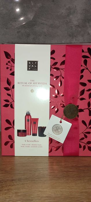 Nowy zestaw prezentowy Ritual of Ayurveda rozmiar M