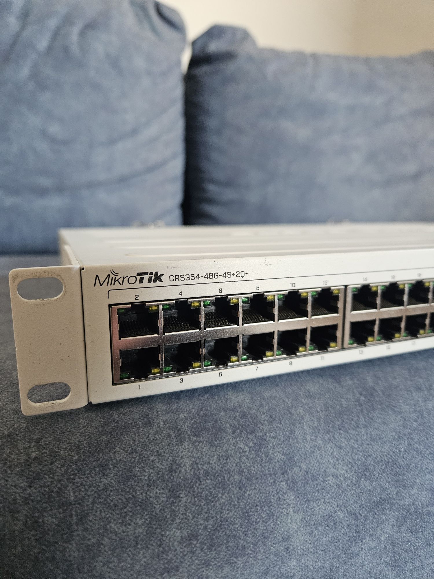 Switch/Router Mikrotik CRS354-48G-4S+2Q+
