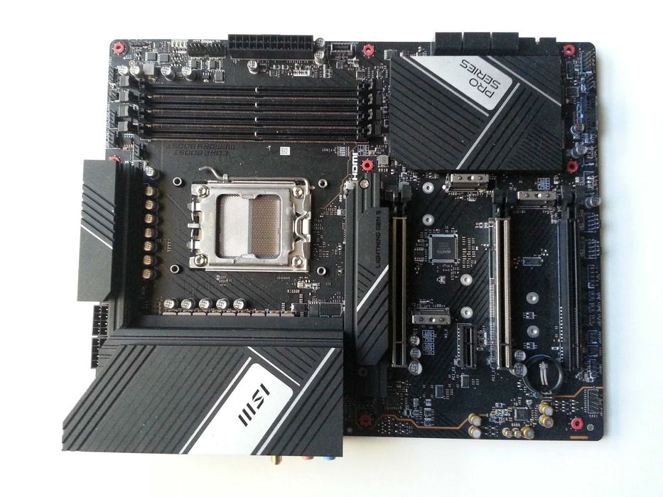 Płyta główna MSI PRO X670-P WIFI ATX DDR5 AM5 Uszkodzona