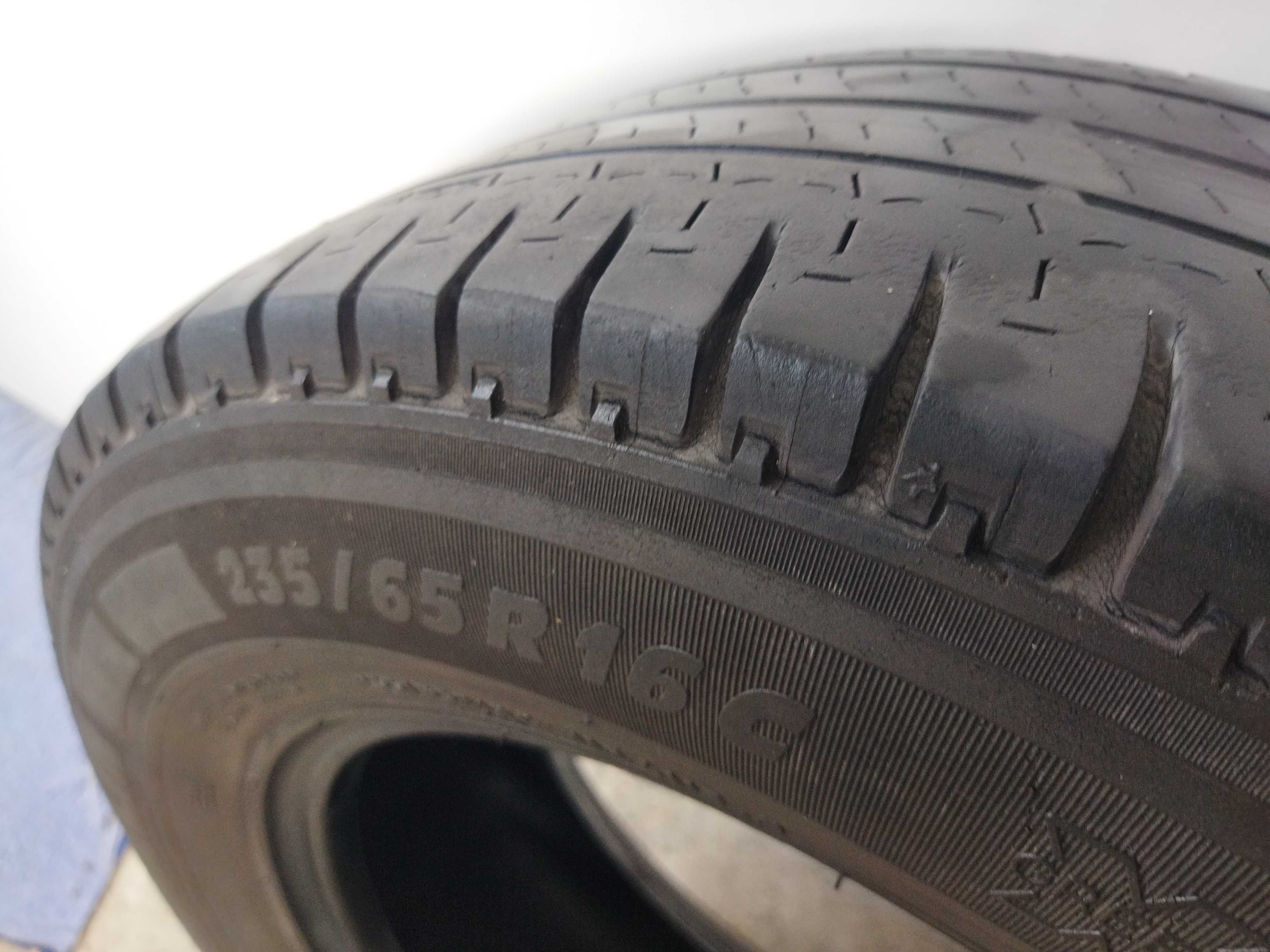 VENDE - 2 pneus Michelin 235/65/R16