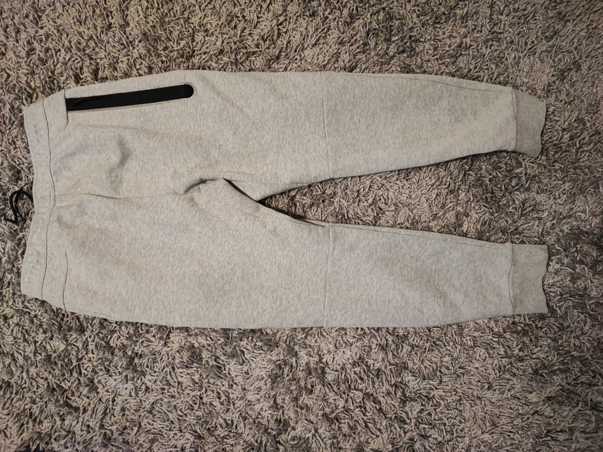 Nike tech fleece szare