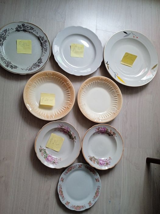 Чайный набор, стаканы, фужеры, сковородки.