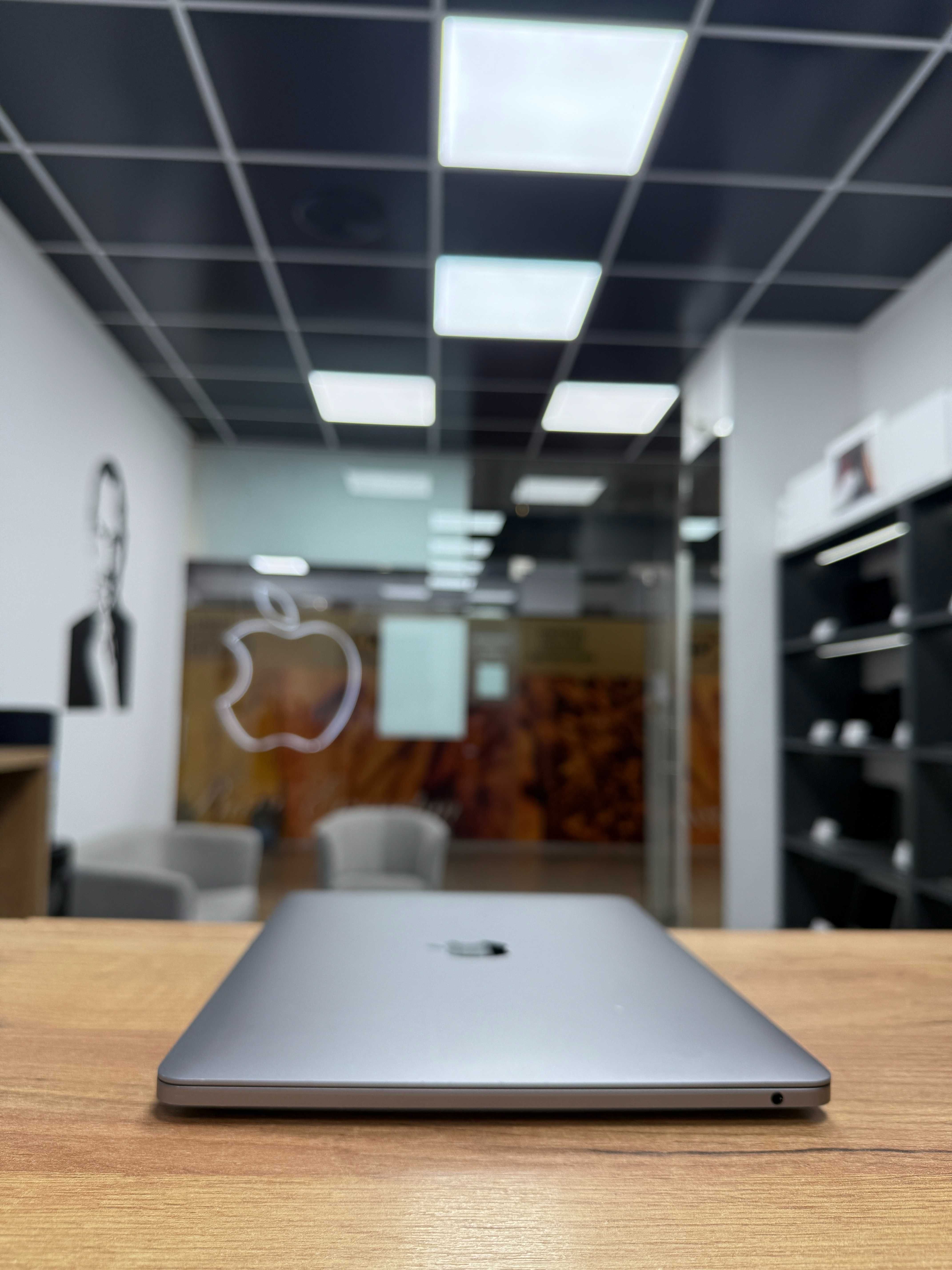 Macbook Pro 2020 (М1 /8gb/256 ssd) Гарантія/ 88601V