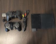 Konsola PlayStation 2 PS2 i dwa kontrolery