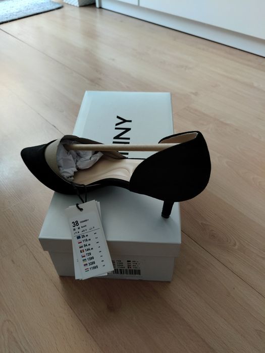 Nowe czarne eleganckie czółenka