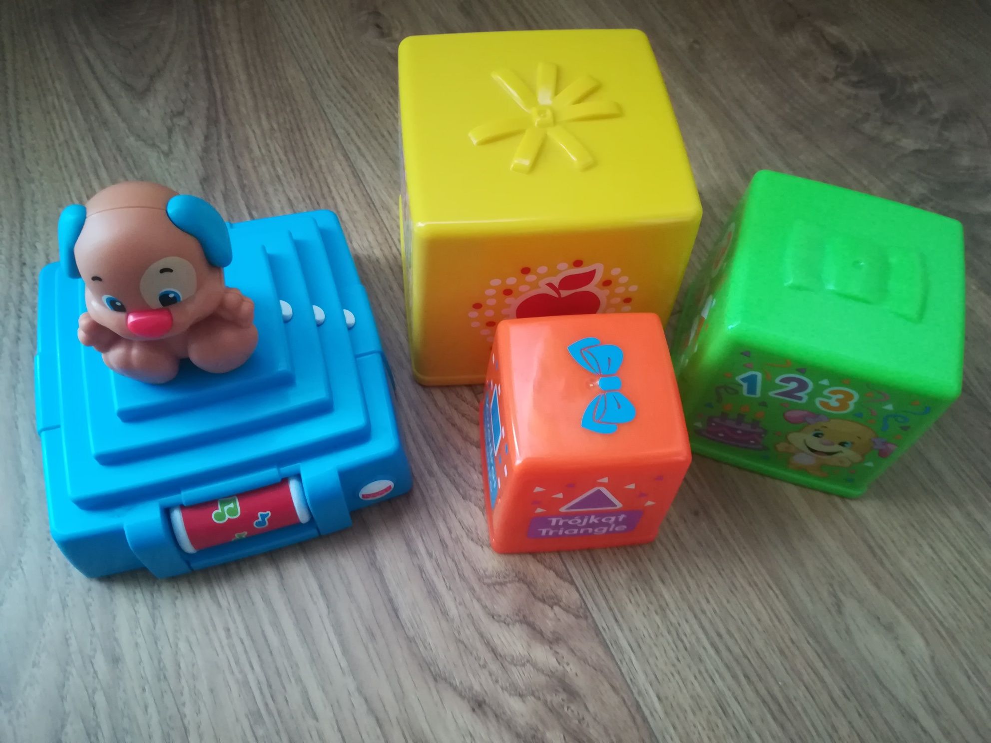 Fisher price intraktywne prezenciki