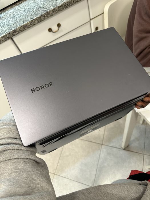 Honor Magic Book X 15