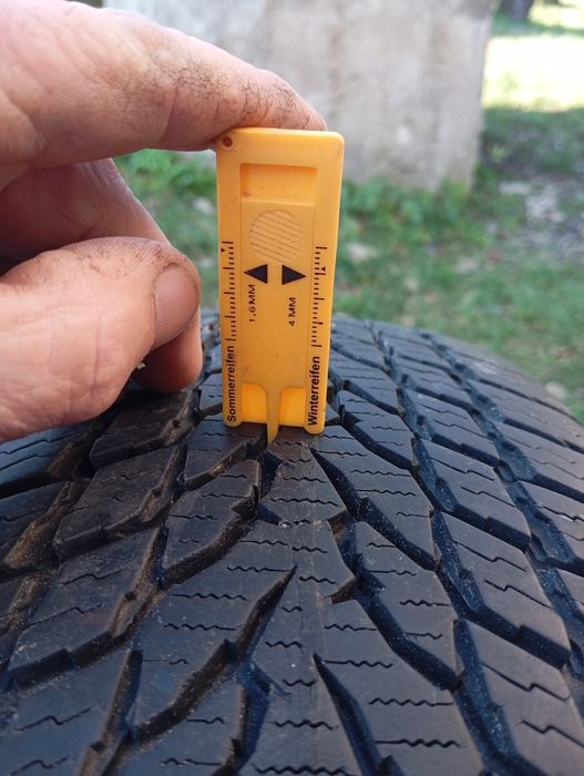 Резину 185/65R15 nokian