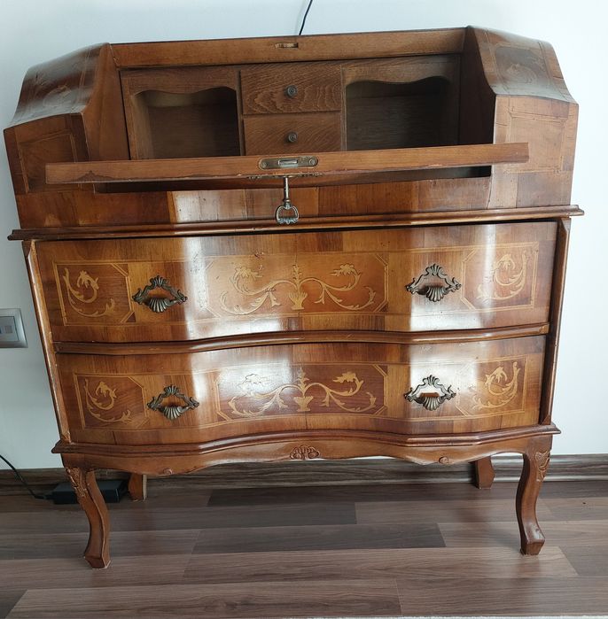 Sprzedam sekretarzyk antyk