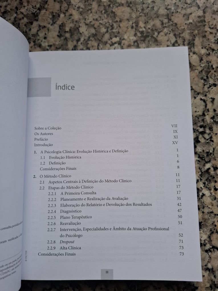 Livro Intervenção em Psicologia Clínica