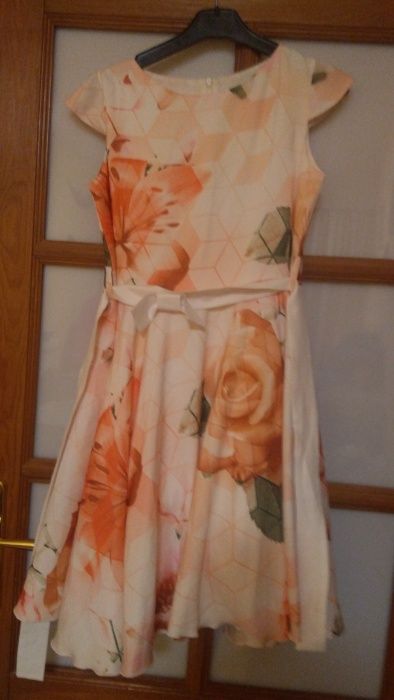 Elegancka sukienka 152