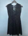 Vestido curto decotado