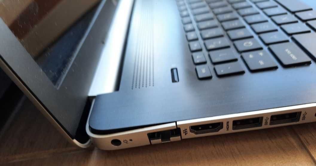 Laptop HP 17-by0062st HDD 500GB, ram 16GB, i5