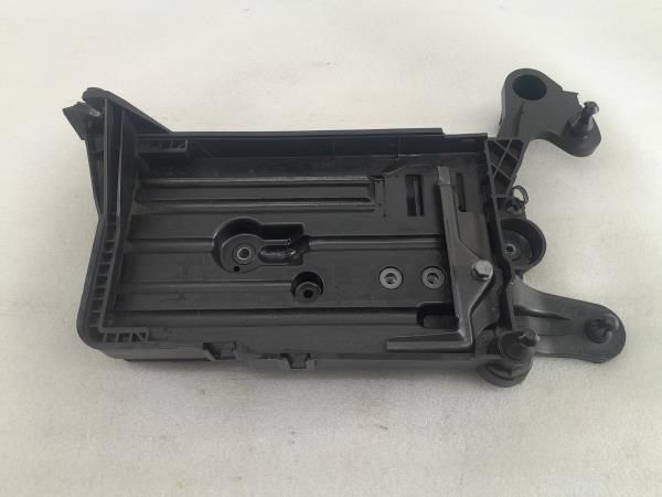Base / caixa da bateria SEAT Leon (5F1)