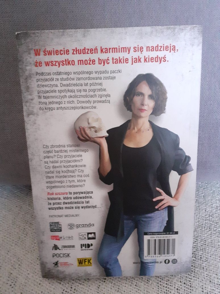 Książka kryminał Rok szczura Marta Guzowska