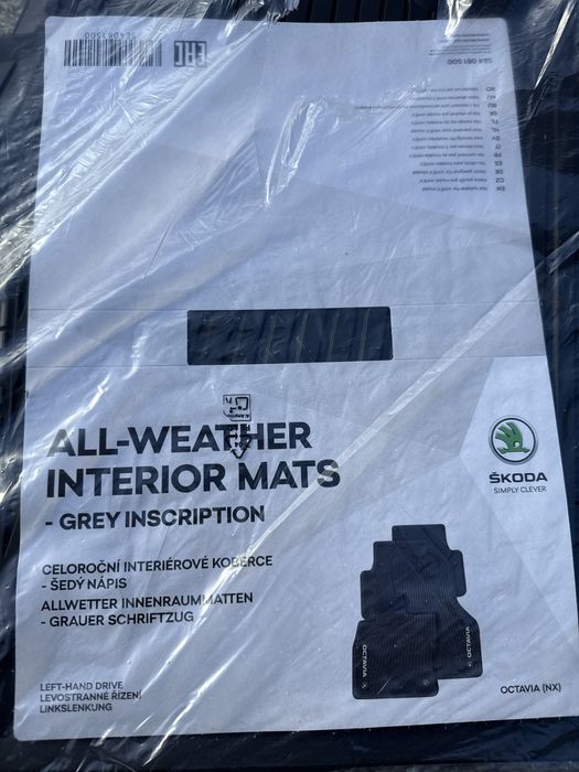 Komlet nowych oryginalnych dywanikow skoda octavia IV