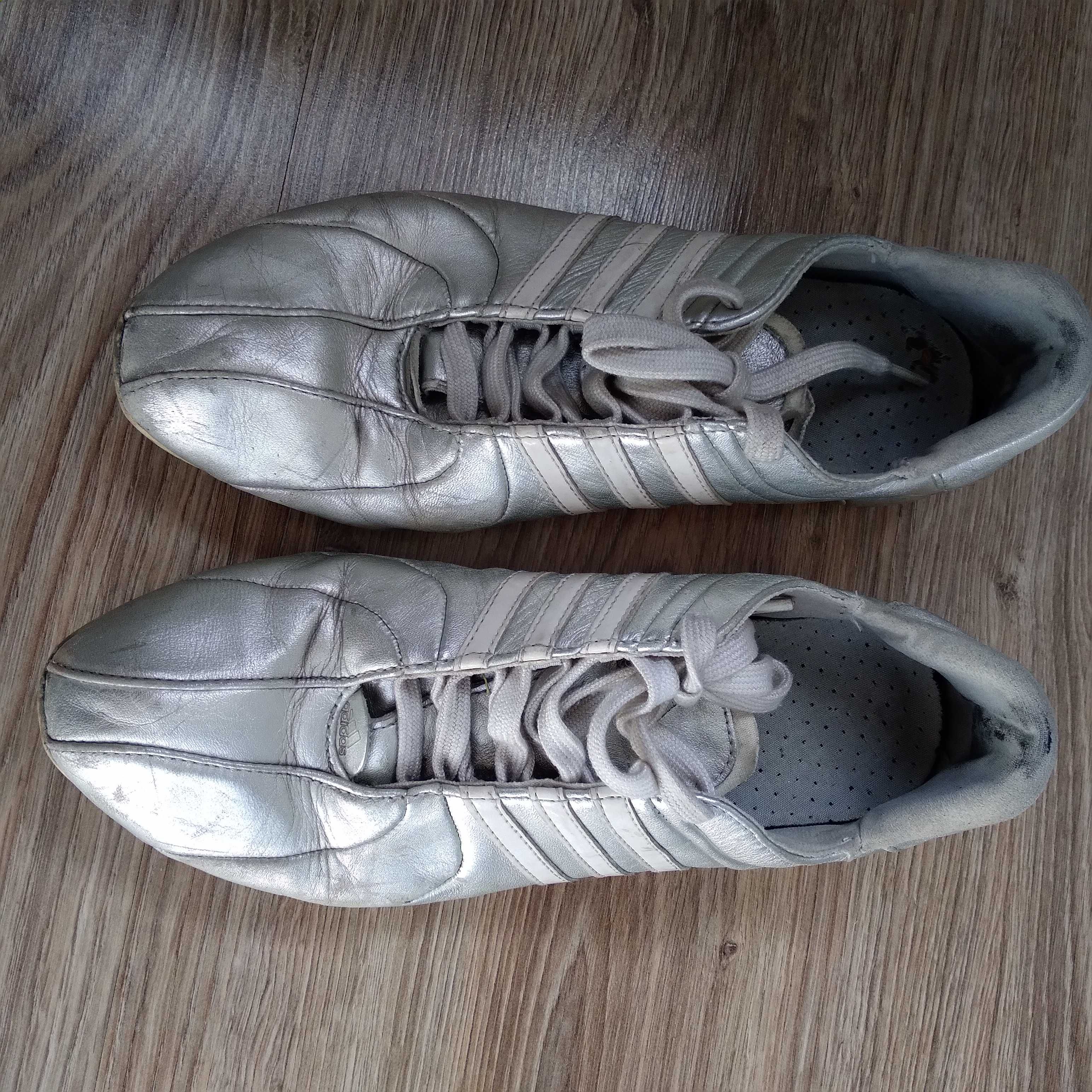 Buty adidas srebrne skòra naturalna