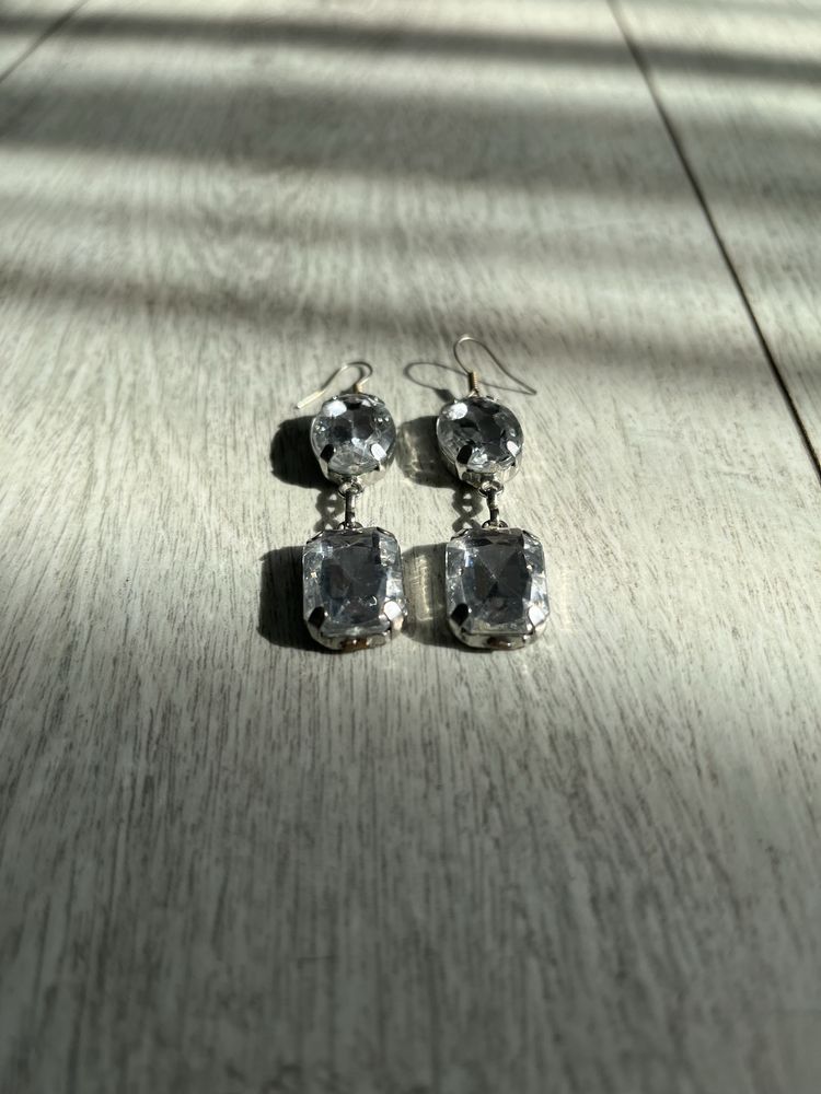 Wiszące diamenty błyszczące kolczyki w kolorze srebrnym