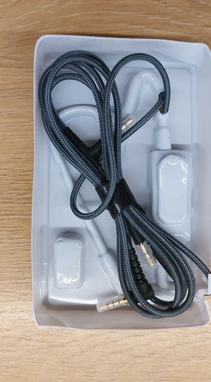 Cable Boom Microphone - Volume Control for PlayStation PS4 or Xbox One